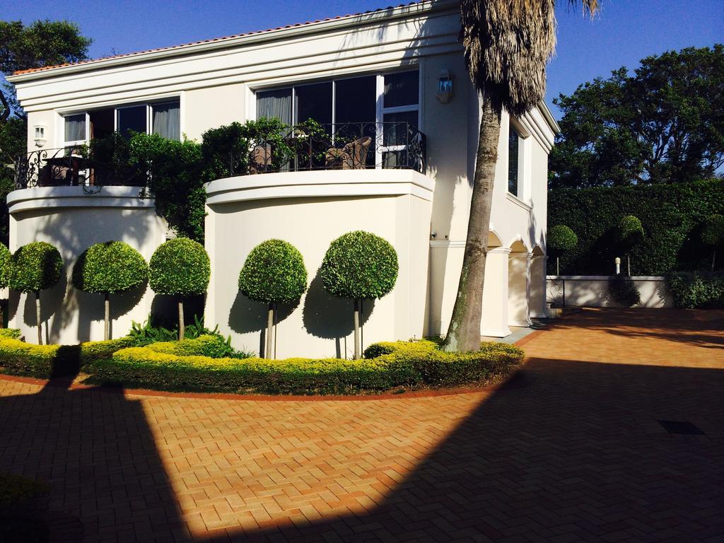 Luxury Beach Apartments Amanzimtoti Buitenkant foto