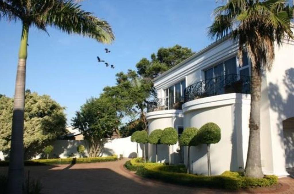 Luxury Beach Apartments Amanzimtoti Buitenkant foto